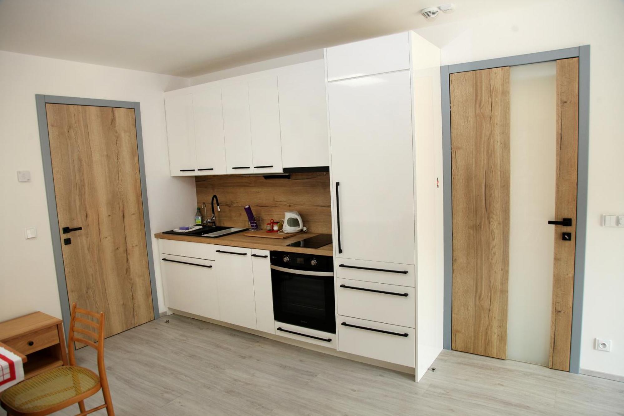 Apartman Ve Mlyne Trebotov Exterior foto